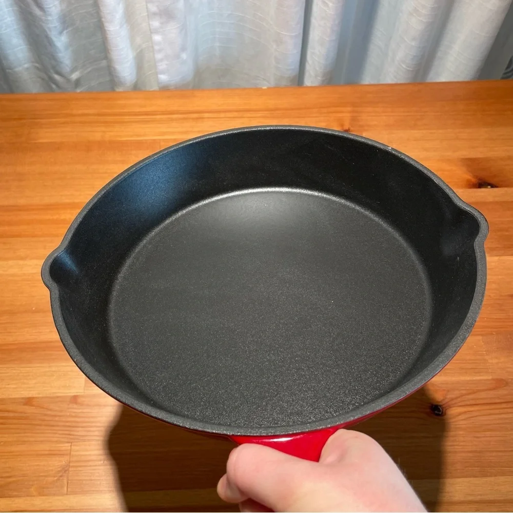 NWOT Sur La Table Enameled Cast Iron Skillet 10